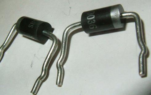 5A 45V SHOTTKY R17,5 TAIVUTETTU - Tuotekuva