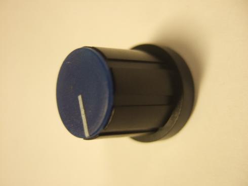 6mm ura-akselille. Musta/sininen lakkiosa/valkoinen osoitinviiva - Tuotekuva